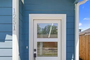 1251 SW 151st St, Seattle, WA 98166 - Photo 3