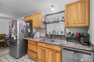 21022 117th St E, Bonney Lake, WA 98391 - Photo 3