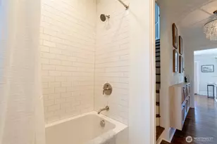 2218 E McGraw St, Seattle, WA 98112 - Photo 15