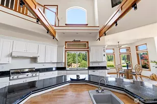 12540 123rd Ave SE, Rainier, WA 98576 - Photo 9