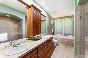 3324 Deer Island Dr E, Lake Tapps, WA 98391 - Photo 17