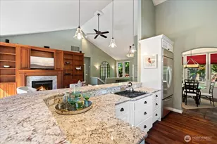 3324 Deer Island Dr E, Lake Tapps, WA 98391 - Photo 7