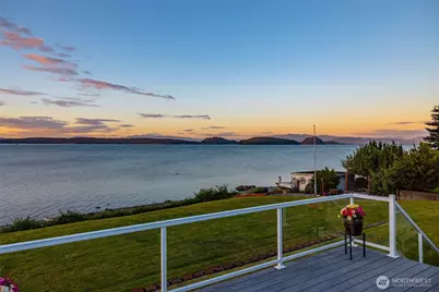 639 E Beacon View Drive, Oak Harbor, WA 98277 - Photo 35