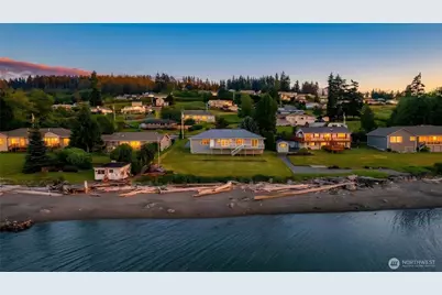 639 E Beacon View Drive, Oak Harbor, WA 98277 - Photo 1