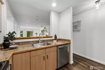 2530 15th Avenue W #401, Seattle, WA 98119 - Photo 15