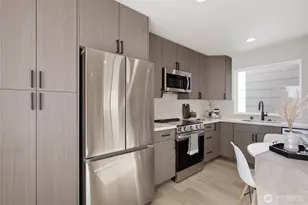 9323 Marcus Ave S, Seattle, WA 98118 - Photo 9