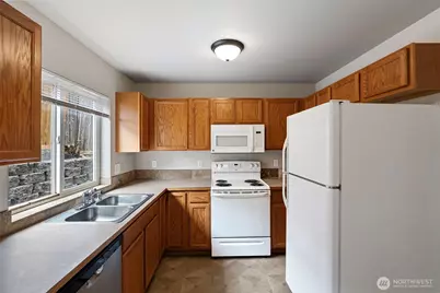 4909 Bowwood Circle NE, Bremerton, WA 98310 - Photo 9