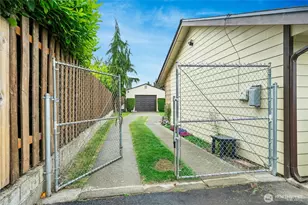 237 S 186th St, Burien, WA 98148 - Photo 37