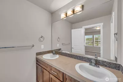 2142 S 263rd Street, Des Moines, WA 98198 - Photo 9