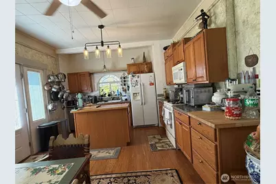 914 Pacific Avenue, Bremerton, WA 98337 - Photo 9