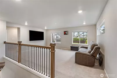17621 Crossing Drive E, Puyallup, WA 98374 - Photo 9