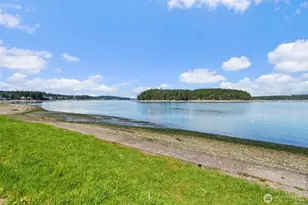 2334 Island Dr NW, Olympia, WA 98502 - Photo 3
