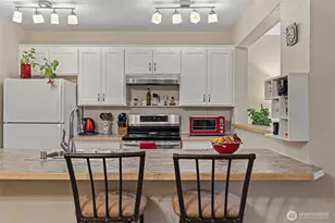 2021 N Laventure Rd, Mount Vernon, WA 98273 - Photo 9