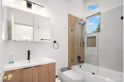2020 132nd Avenue SE #204, Bellevue, WA 98005 - Photo 17