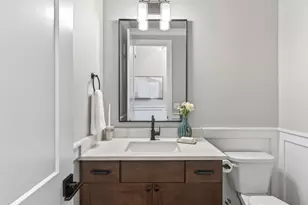 23973 NE 25th St, Sammamish, WA 98074 - Photo 9