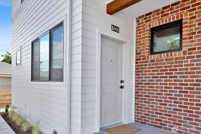 105 S 8th Street #101, Lynden, WA 98264 - Photo 3