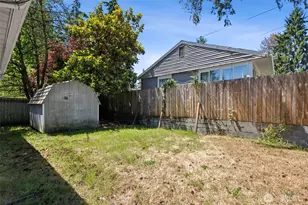 2613 NE 145th St, Seattle, WA 98155 - Photo 21