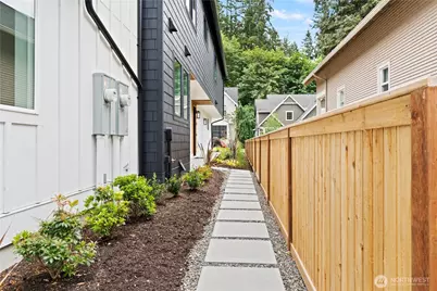 529 SE Bush Street #B, Issaquah, WA 98027 - Photo 37