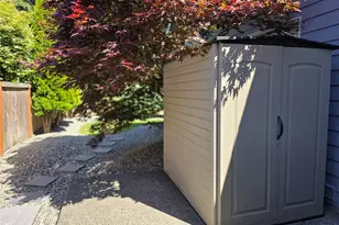 9221 181st Ave E, Bonney Lake, WA 98391 - Photo 33