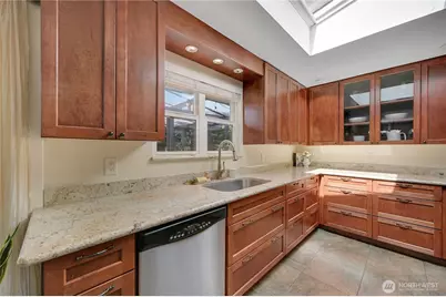 10157 NE 200th Street, Bothell, WA 98011 - Photo 7