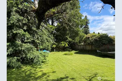 3218 NE 97th Street, Seattle, WA 98115 - Photo 3