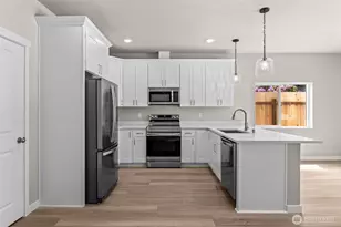 8827 B E D St, Tacoma, WA 98445 - Photo 5
