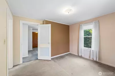 8812 Dibble Avenue NW, Seattle, WA 98117 - Photo 13