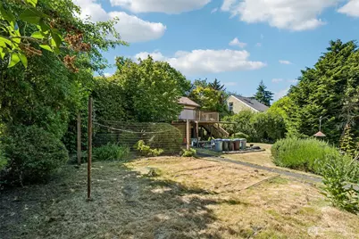 8812 Dibble Avenue NW, Seattle, WA 98117 - Photo 27