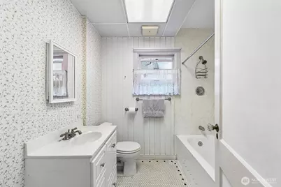 8812 Dibble Avenue NW, Seattle, WA 98117 - Photo 15