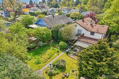 8812 Dibble Avenue NW, Seattle, WA 98117 - Photo 31