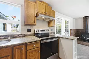 225 McElroy Pl, Puyallup, WA 98371 - Photo 13