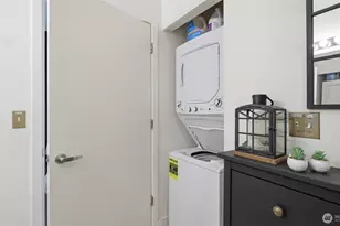 2414 1st Ave, Seattle, WA 98121 - Photo 17