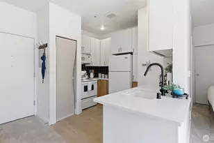 2414 1st Ave, Seattle, WA 98121 - Photo 13