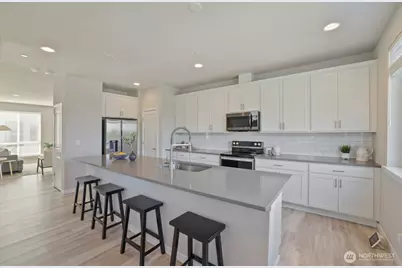 14715 Admiralty Way #B7, Lynnwood, WA 98087 - Photo 5