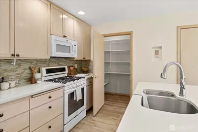 518 4th Avenue S, Edmonds, WA 98020 - Photo 15