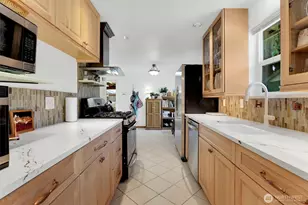 2145 N 146th St, Shoreline, WA 98133 - Photo 11