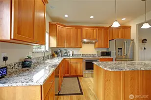 1612 Country Club Dr, Camano Island, WA 98282 - Photo 11