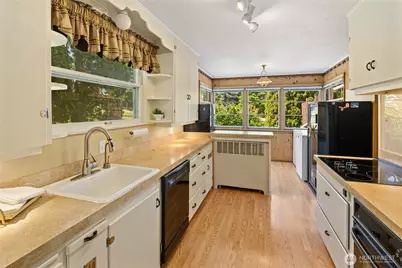 107 W Montana Avenue, Roslyn, WA 98941 - Photo 9