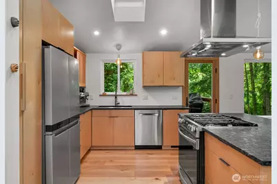 862 E Douglas, Bellingham, WA 98226 - Photo 9