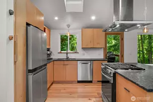 862 E Douglas, Bellingham, WA 98226 - Photo 9