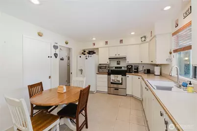 8908 Watson Place NE, Bremerton, WA 98311 - Photo 11