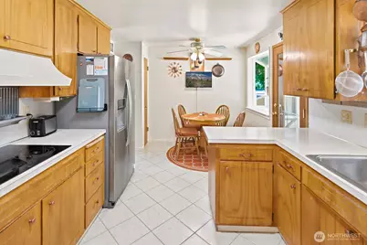 3610 NE 197th Street, Lake Forest Park, WA 98155 - Photo 11