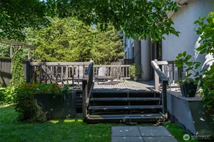 1120 Spring St, Seattle, WA 98104 - Photo 25