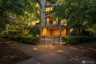 1120 Spring St, Seattle, WA 98104 - Photo 27
