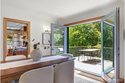 2501 Nob Hill Place N, Seattle, WA 98109 - Photo 13