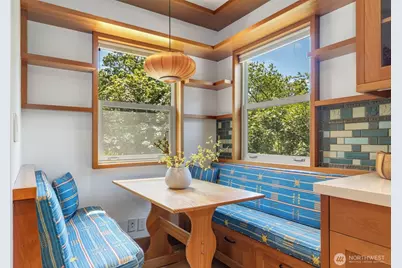 2501 Nob Hill Place N, Seattle, WA 98109 - Photo 17