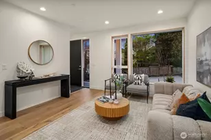 1806 E Mercer St, Seattle, WA 98112 - Photo 5