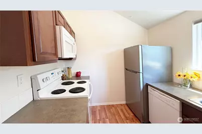 820 Cady Road #B308, Everett, WA 98023 - Photo 9
