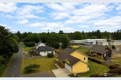 105 22nd Street NE, Long Beach, WA 98631 - Photo 35
