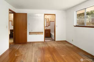 8725 Maple Ln, Edmonds, WA 98026 - Photo 17